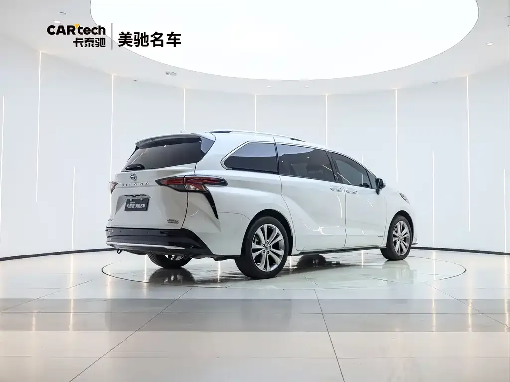 Toyota Sienna — фото 4