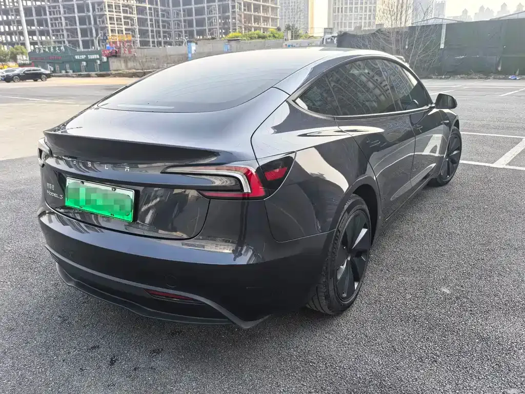 Tesla Model 3 — фото 8