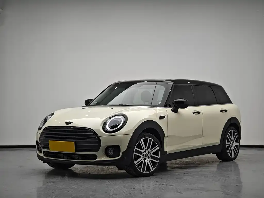 MINI Clubman — фото 1