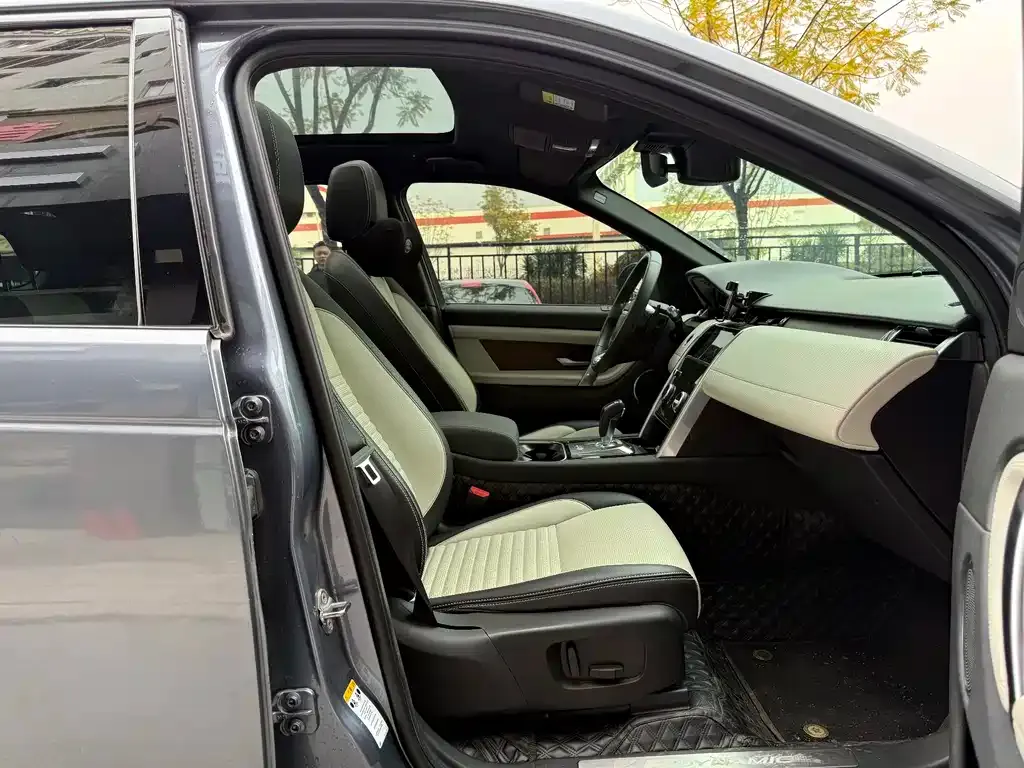 Land Rover Discovery Sport — фото 10
