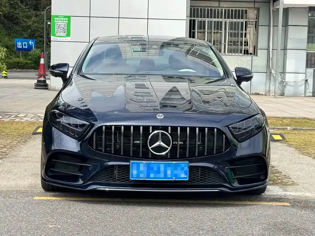 Mercedes-Benz CLS — фото 1
