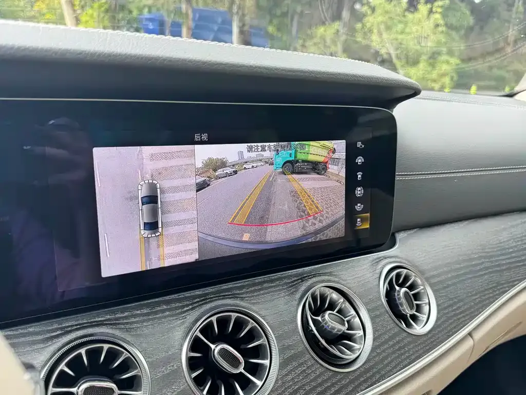Mercedes-Benz CLS — фото 7