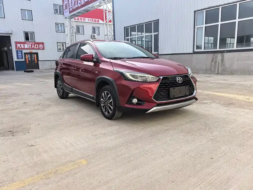 Toyota Yaris L — фото 7
