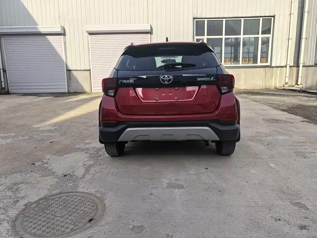 Toyota Yaris L — фото 6