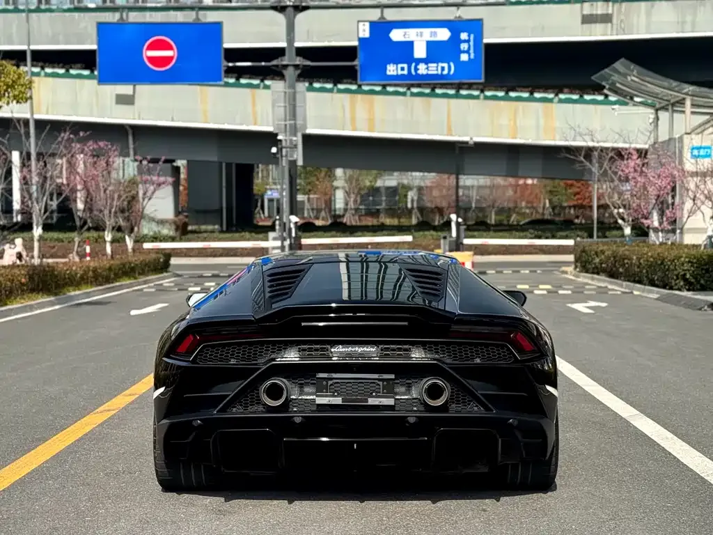 Lamborghini Huracan — фото 5