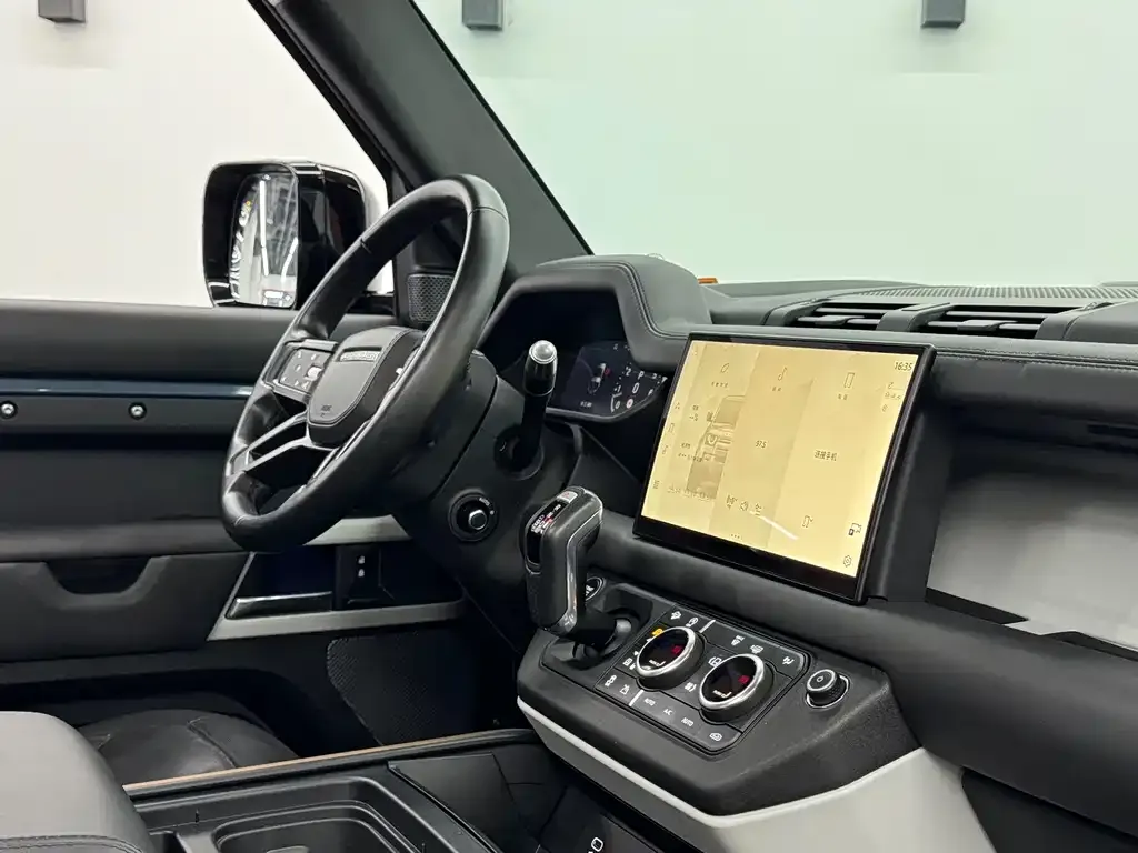 Land Rover Defender — фото 6