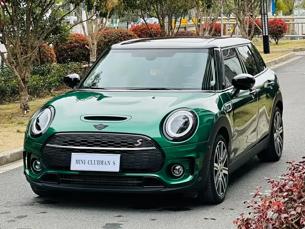 MINI Clubman — фото 1