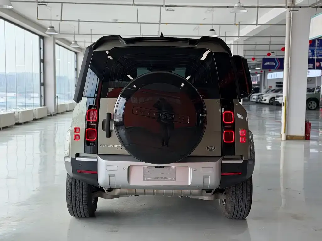 Land Rover Defender — фото 2
