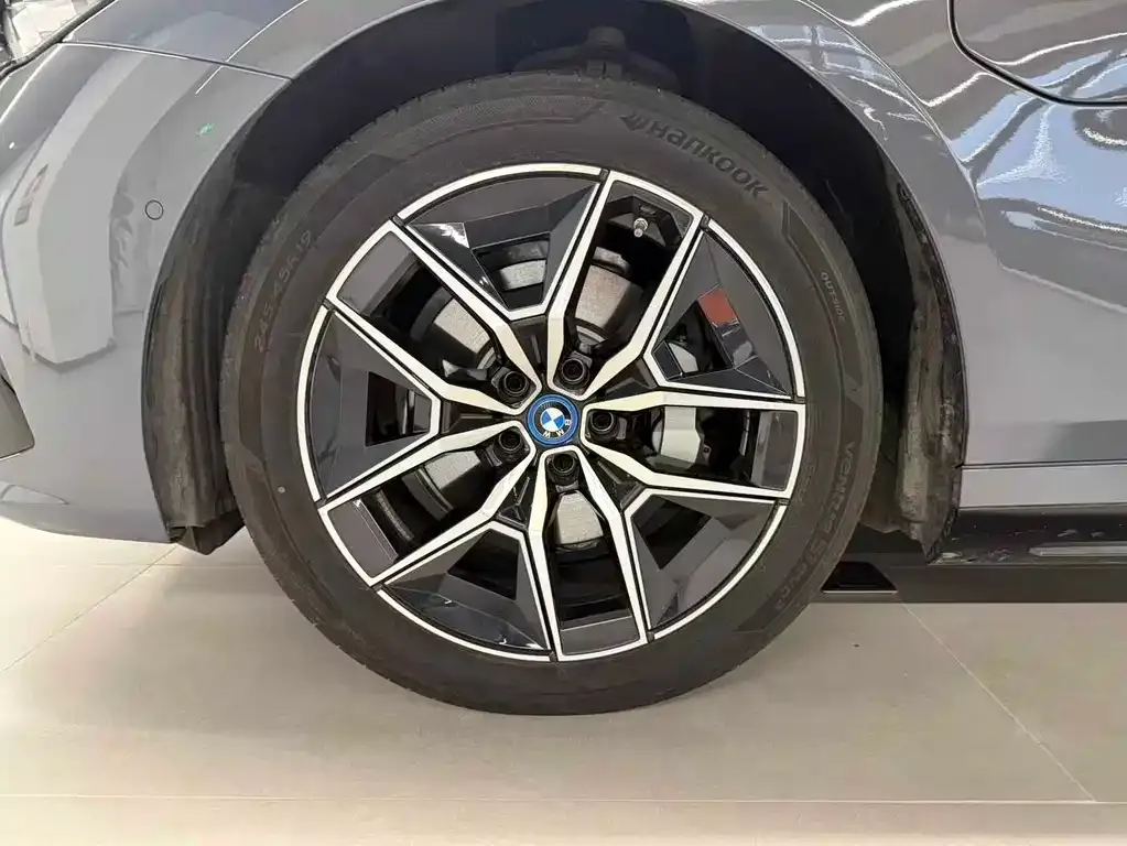BMW i5 — фото 6