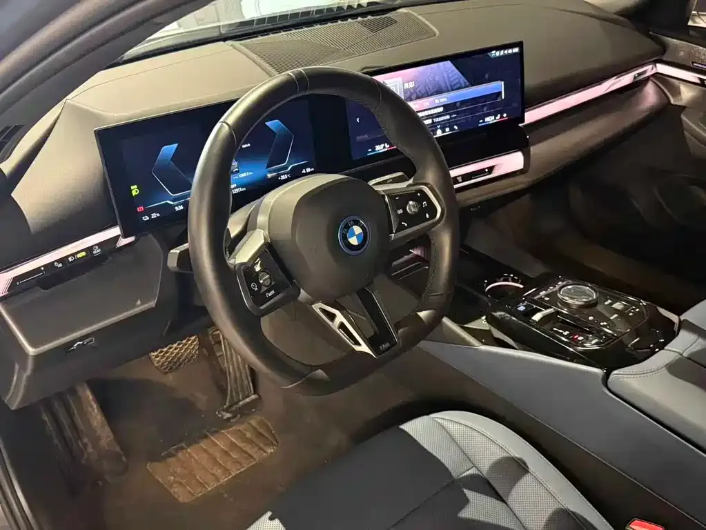 BMW i5 — фото 8