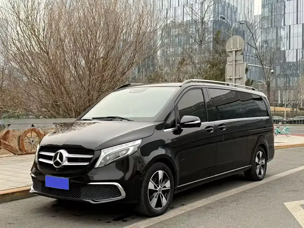 Mercedes-Benz V-Class — фото 1