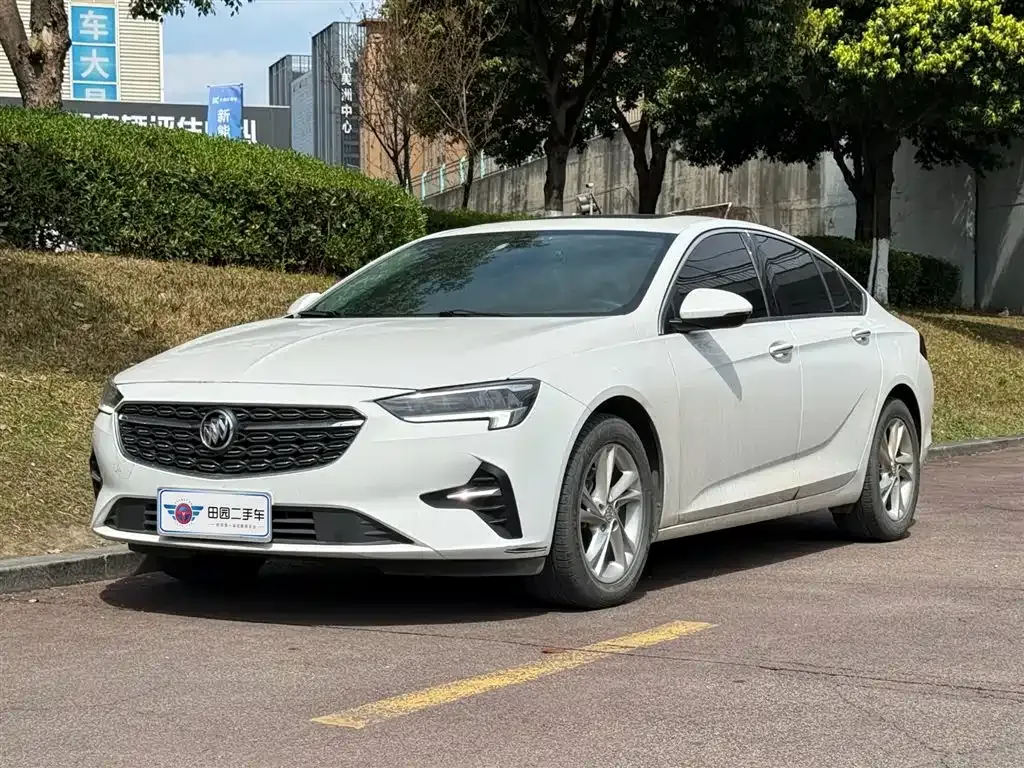 Buick Regal — фото 1