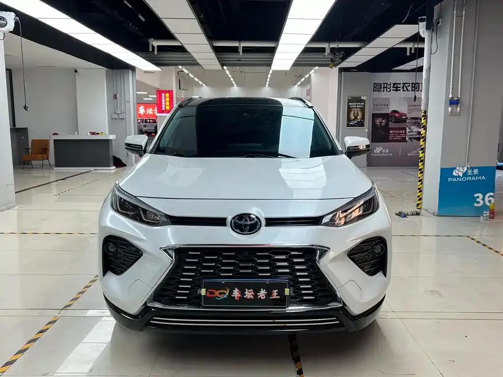 Toyota Wildlander — фото 9