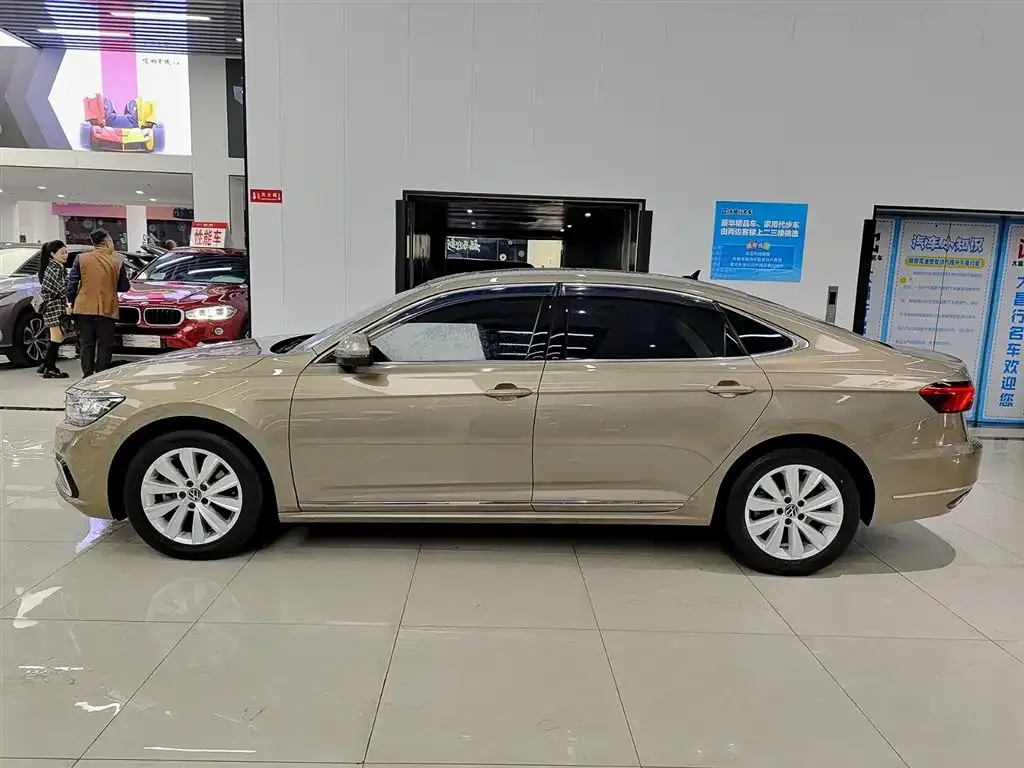 Volkswagen Passat — фото 7