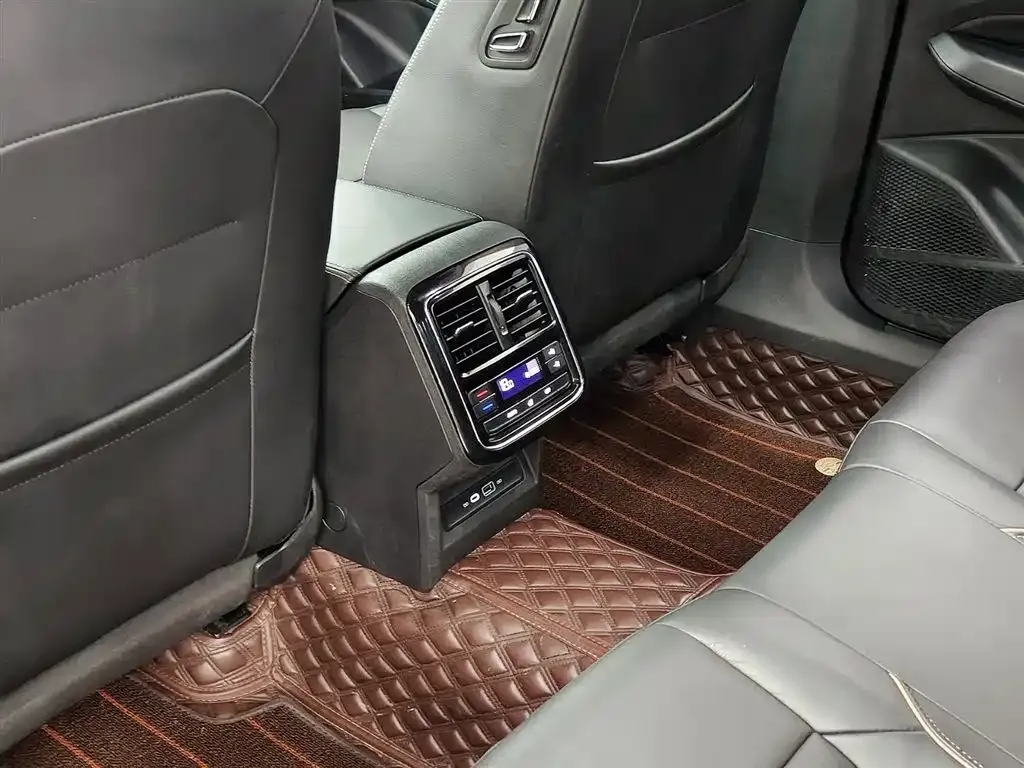 Volkswagen Passat — фото 4