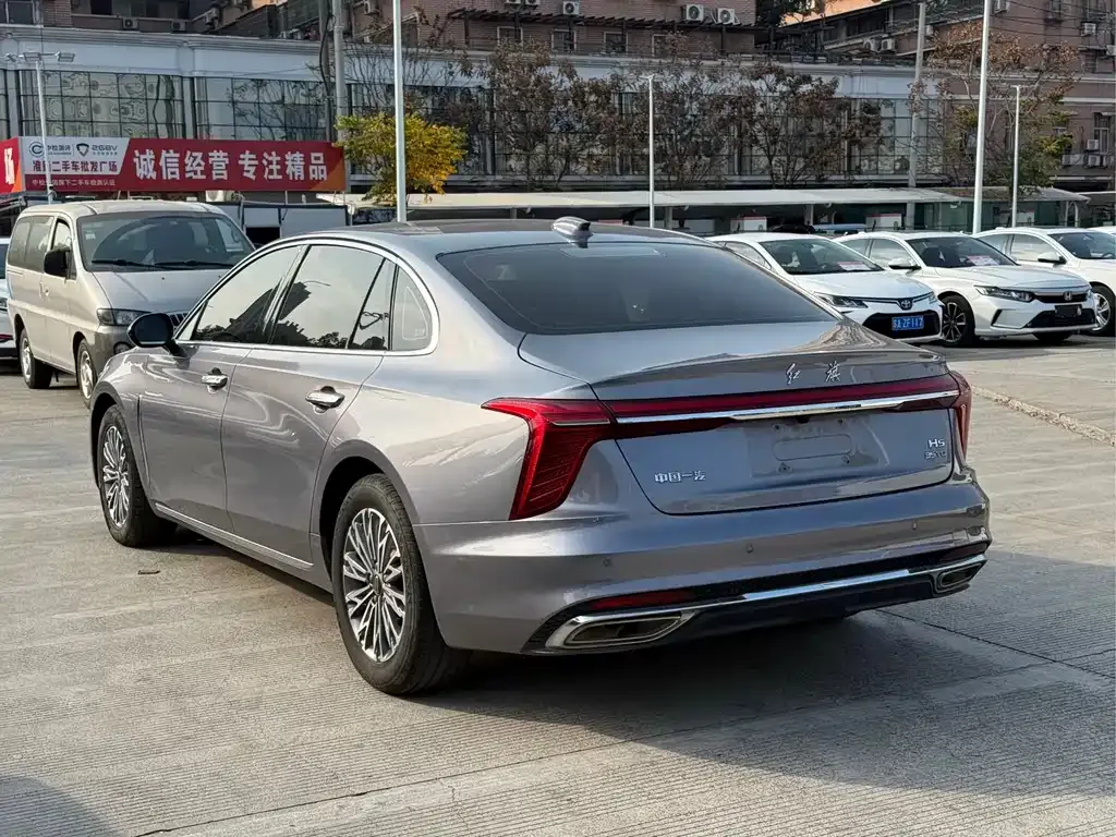 Hongqi H5 — фото 6