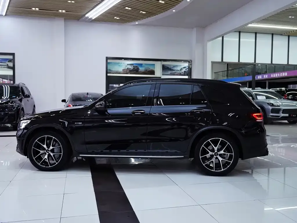 Mercedes-Benz GLC AMG — фото 9