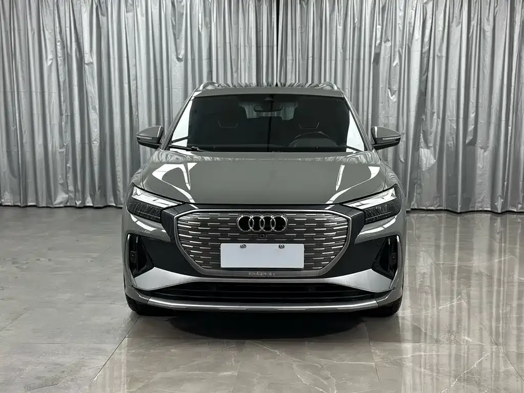 Audi Q4 e-tron — фото 8