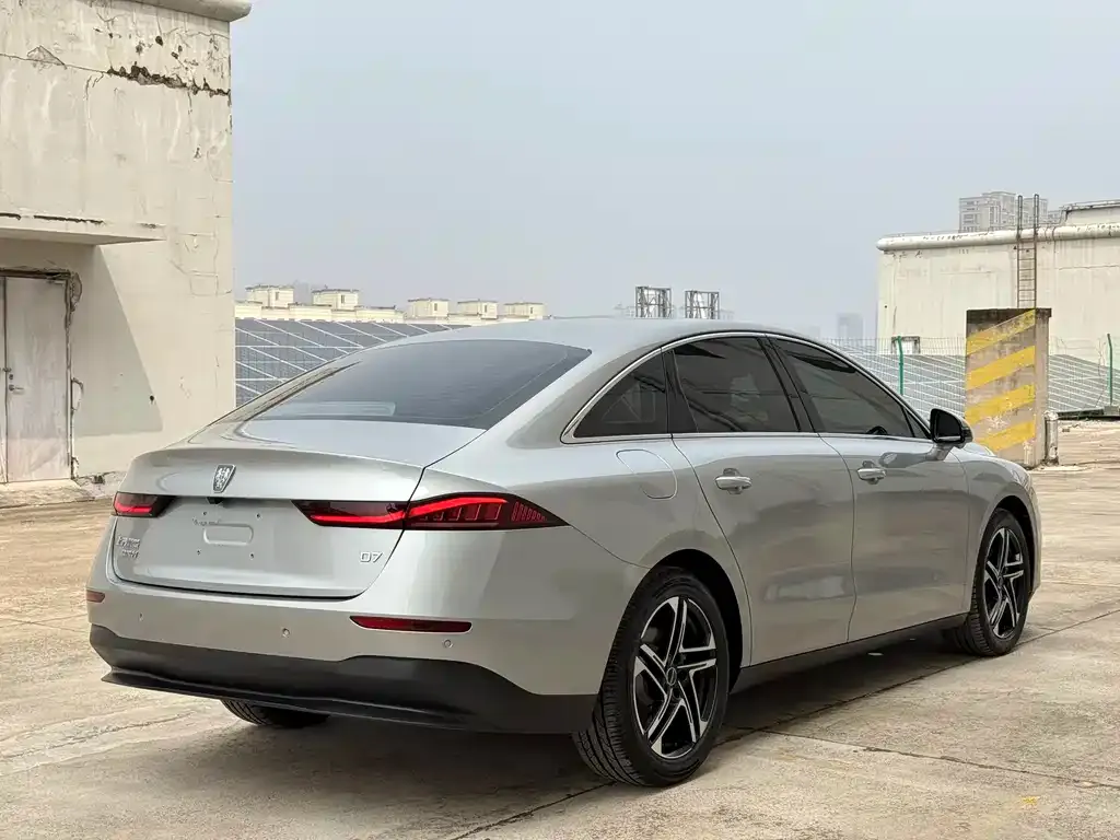 Roewe D7 — фото 2