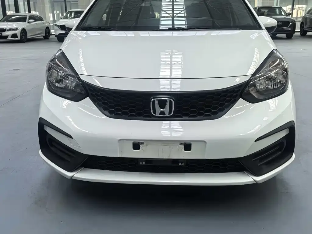 Honda Fit — фото 1