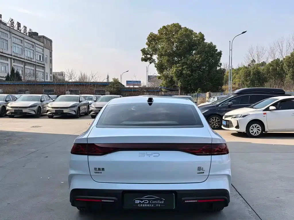 BYD Qin L — фото 9
