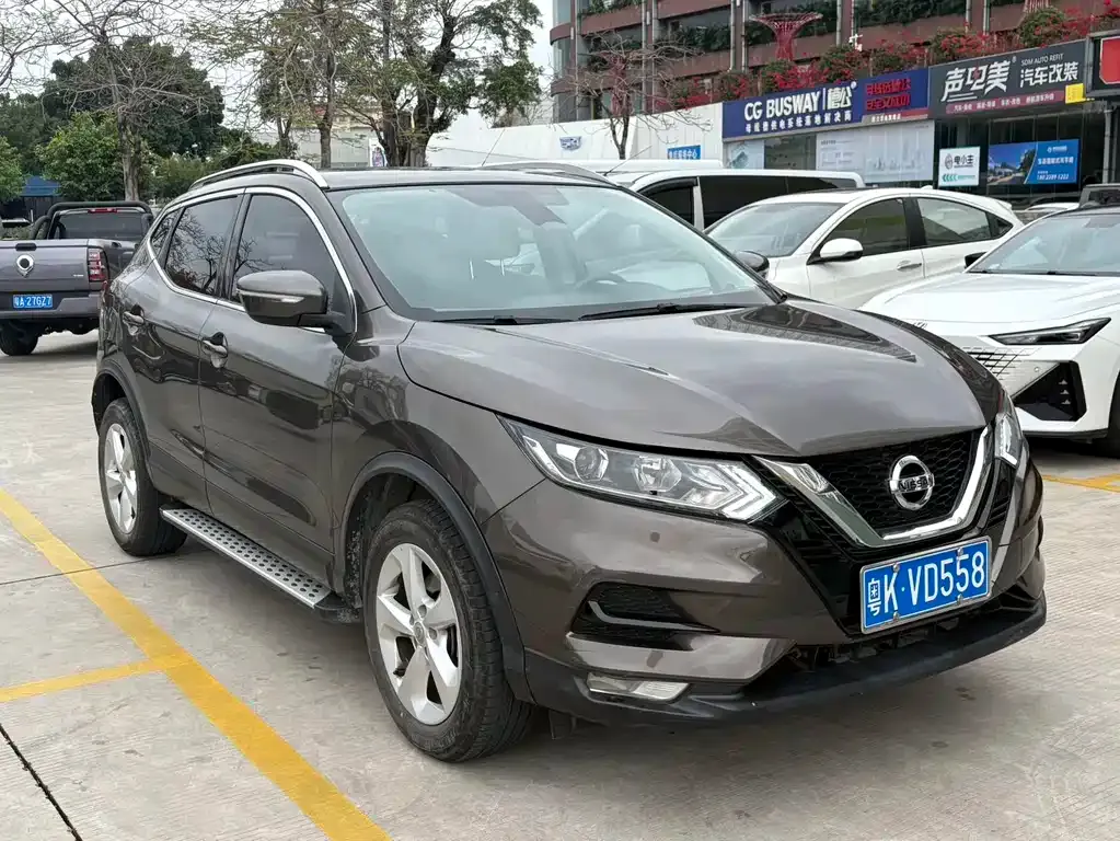 Nissan Qashqai — фото 5