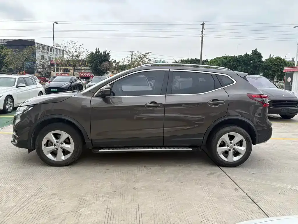 Nissan Qashqai — фото 2