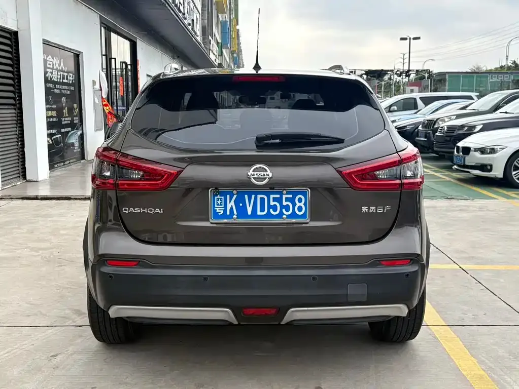 Nissan Qashqai — фото 8