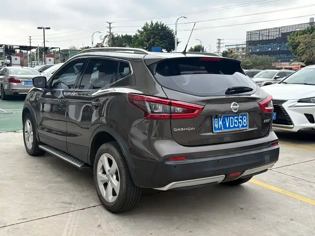 Nissan Qashqai — фото 7
