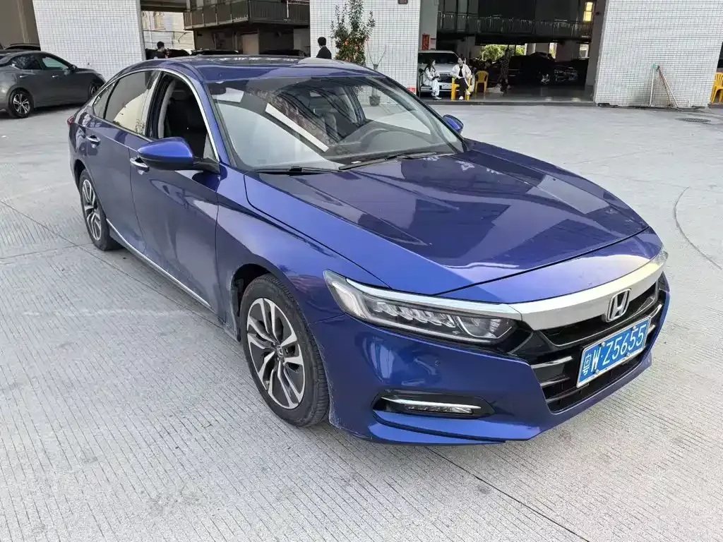 Honda Accord — фото 9