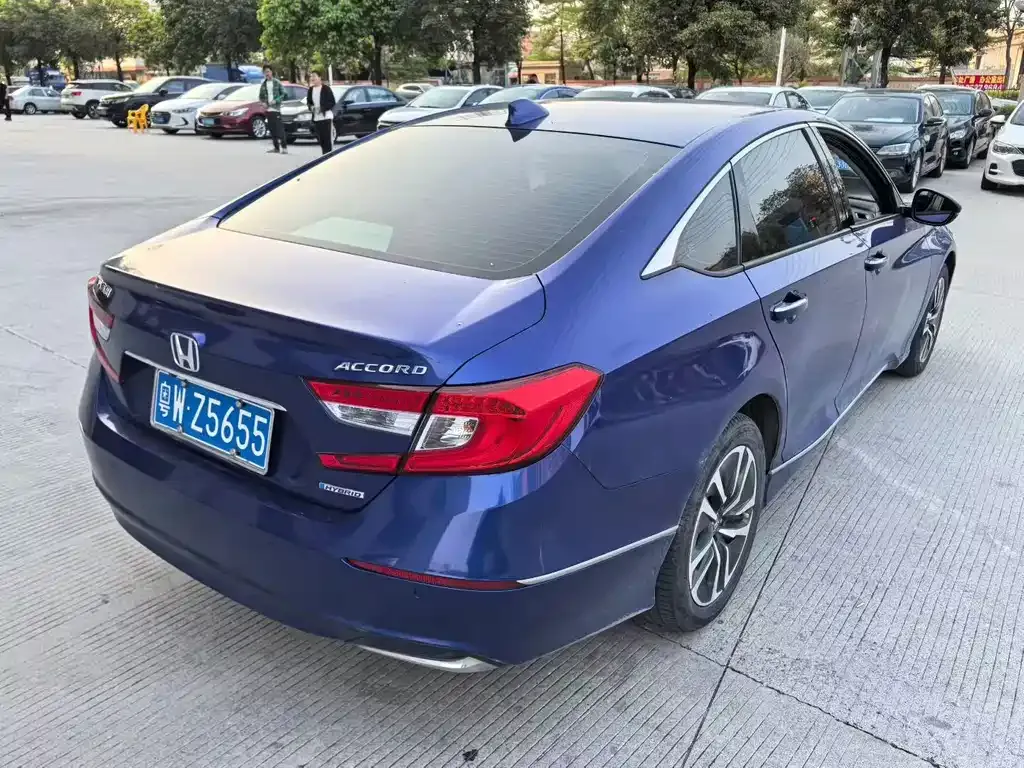 Honda Accord — фото 7
