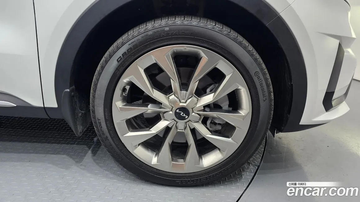 Kia Sorento — фото 9