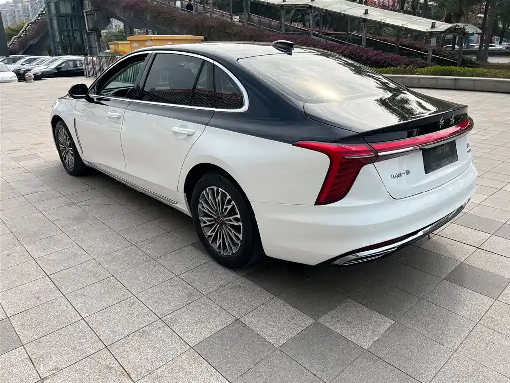 Hongqi H5 — фото 8