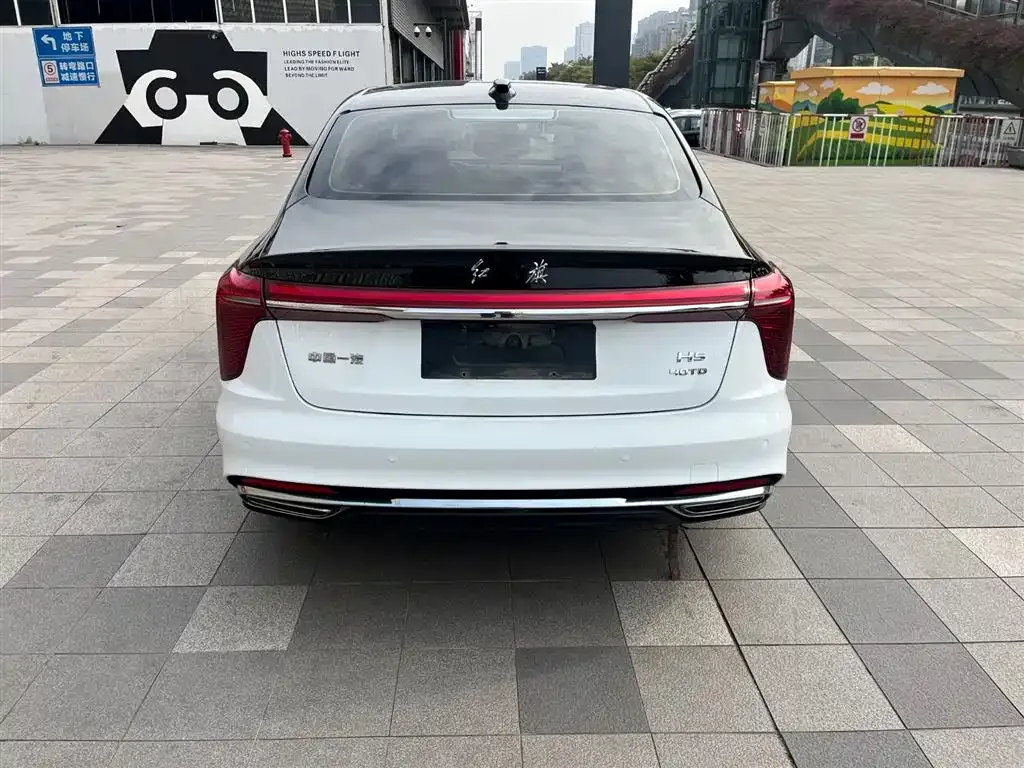 Hongqi H5 — фото 9