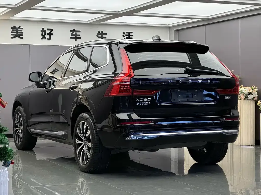 Volvo XC60 — фото 3