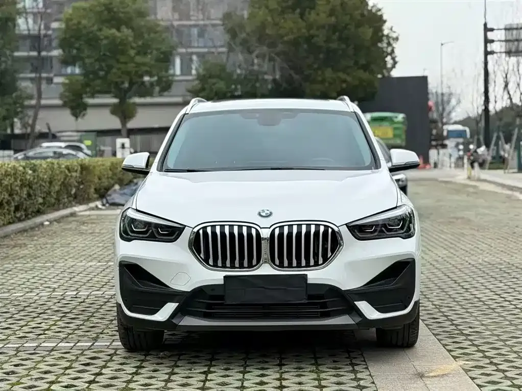BMW X1 — фото 7