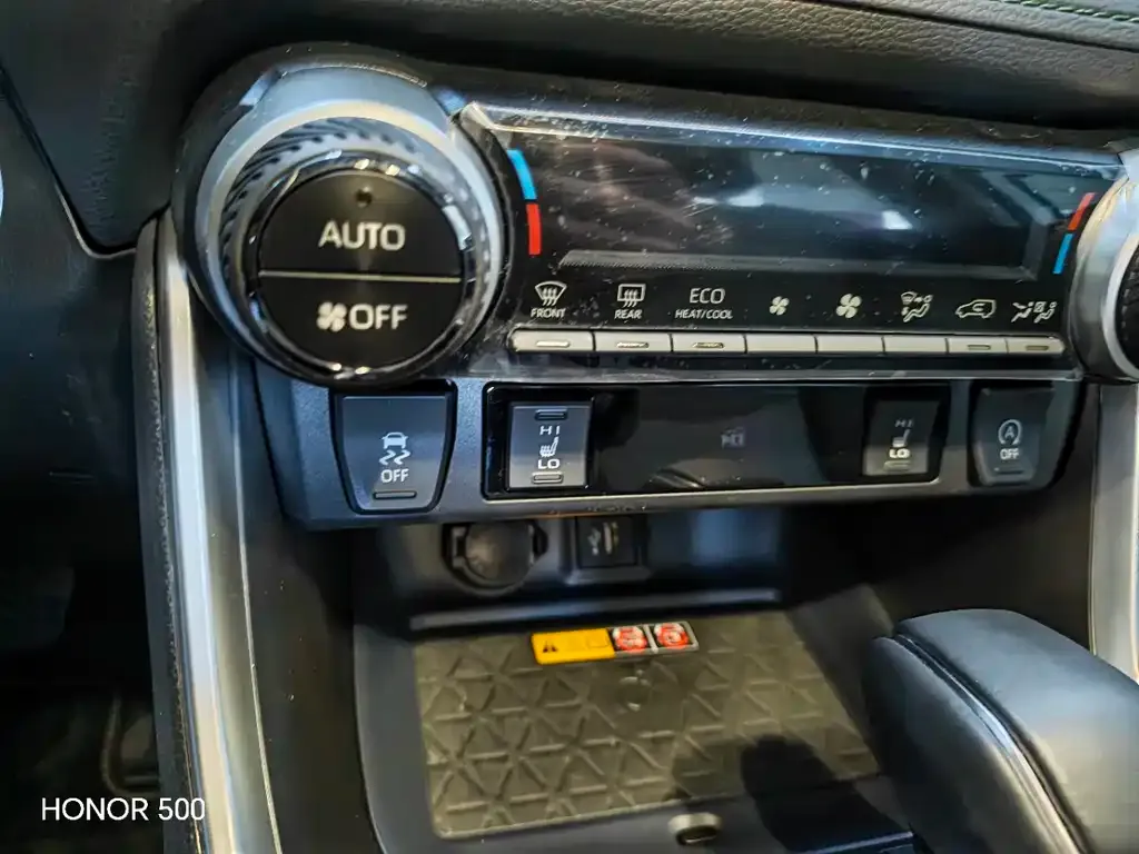 Toyota RAV4 — фото 2