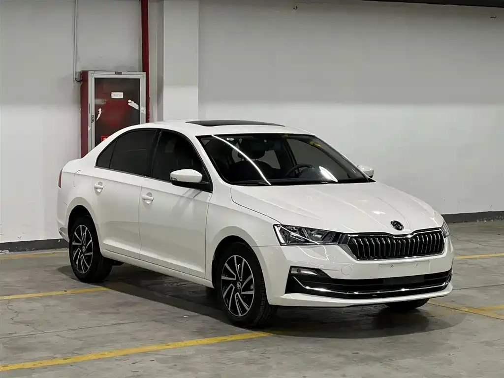 Skoda Rapid — фото 3