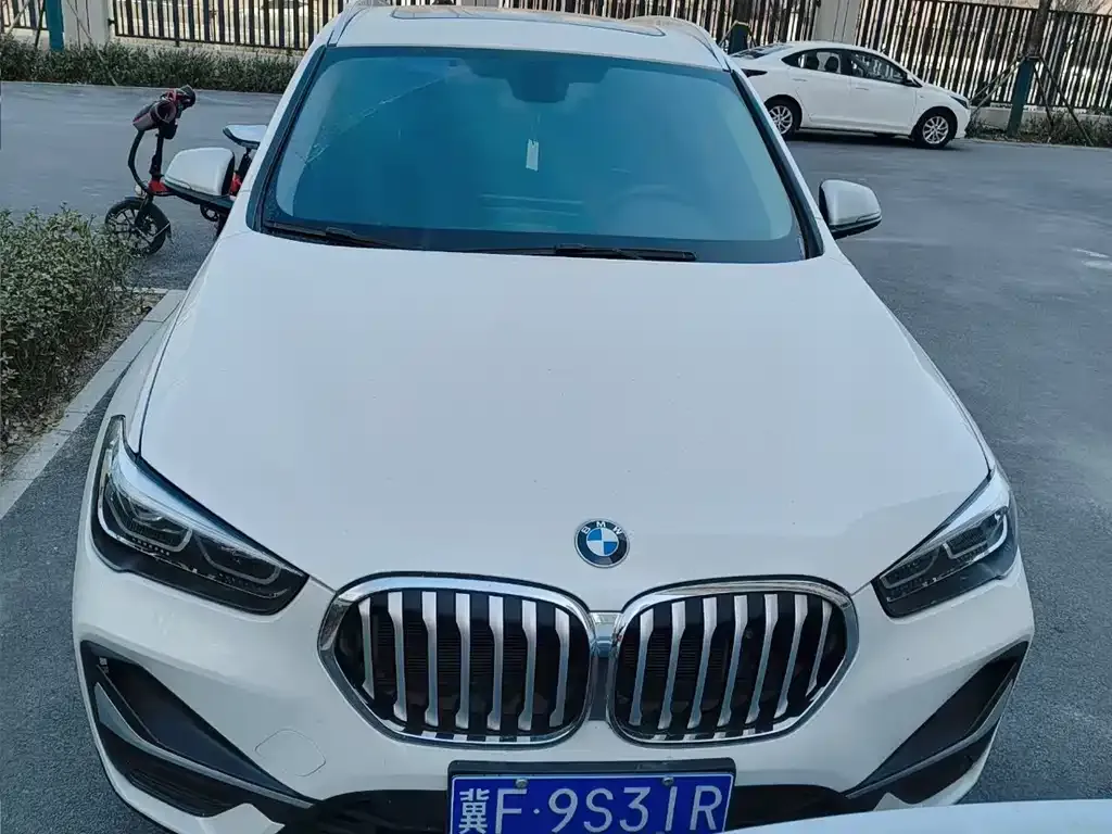 BMW X1 — фото 1