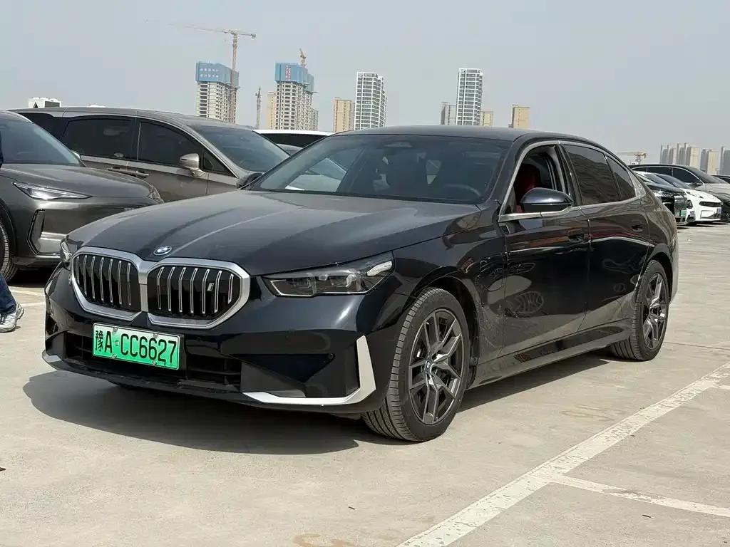 BMW i5 — фото 1