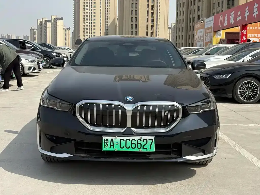 BMW i5 — фото 4