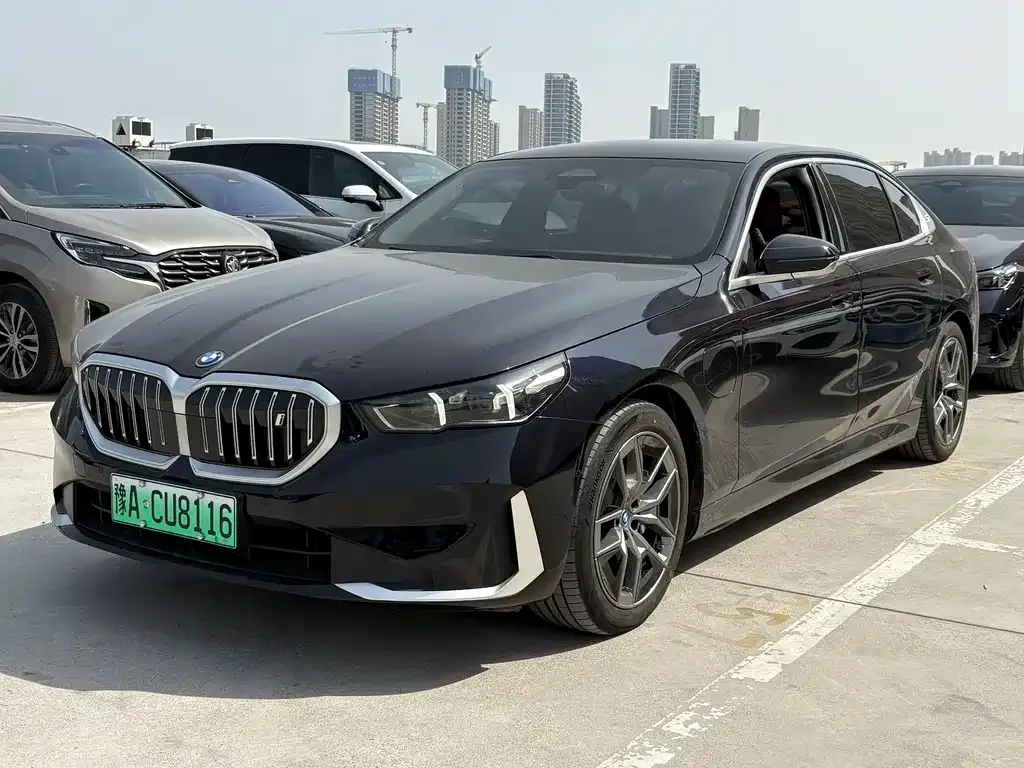 BMW i5 — фото 3
