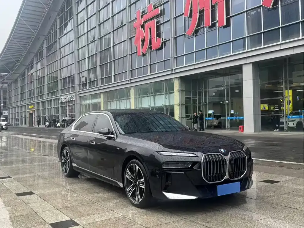 BMW 7 Series — фото 4
