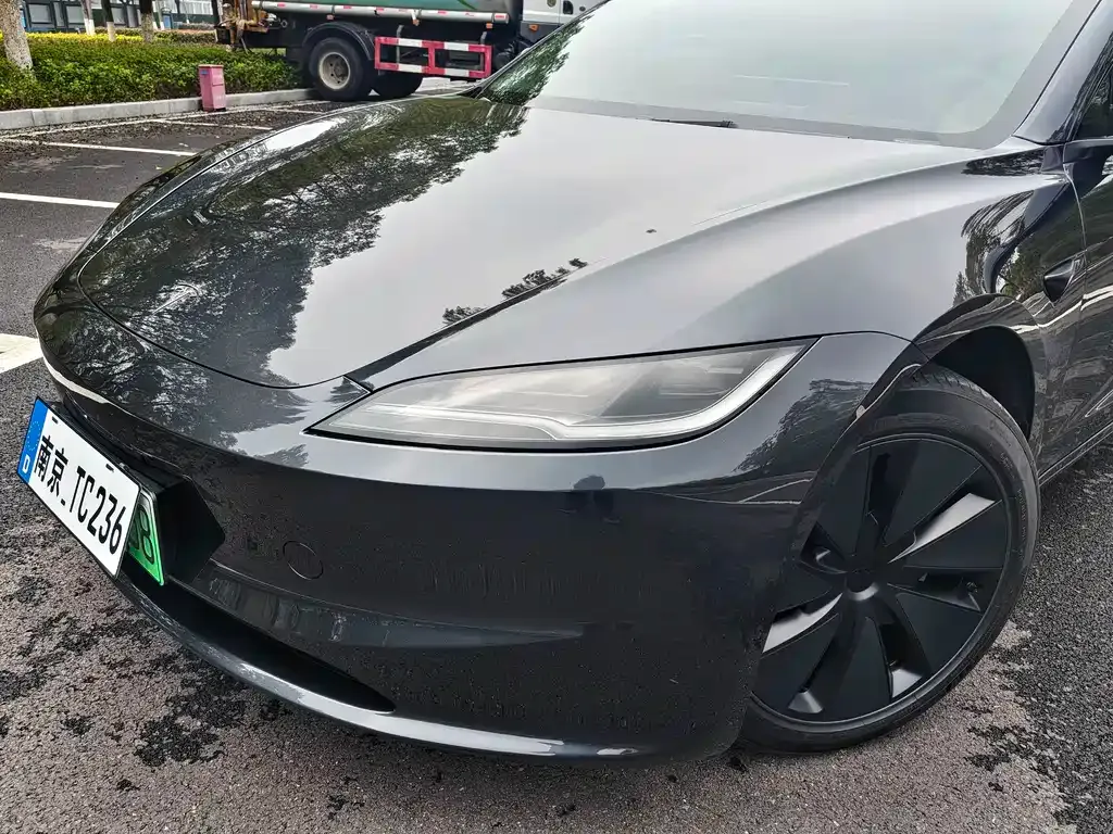 Tesla Model 3 — фото 2