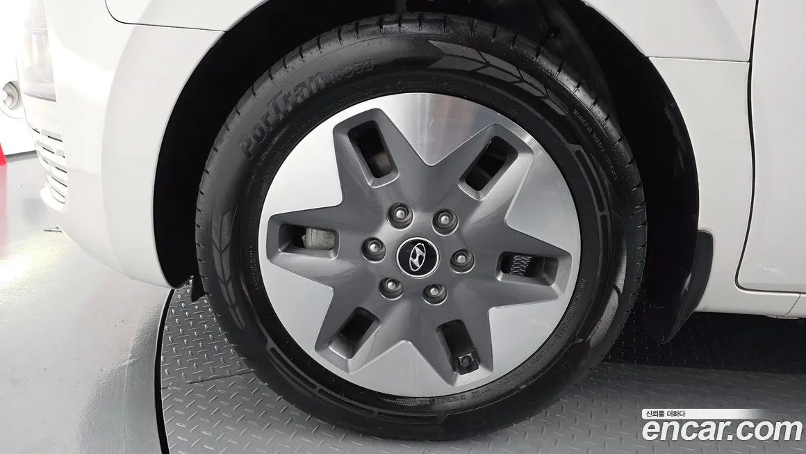 Hyundai Staria — фото 3
