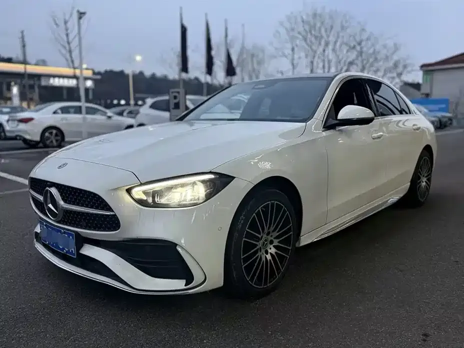 Mercedes-Benz C-Class — фото 1