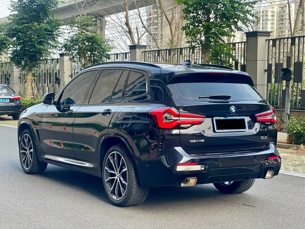 BMW X3 — фото 8