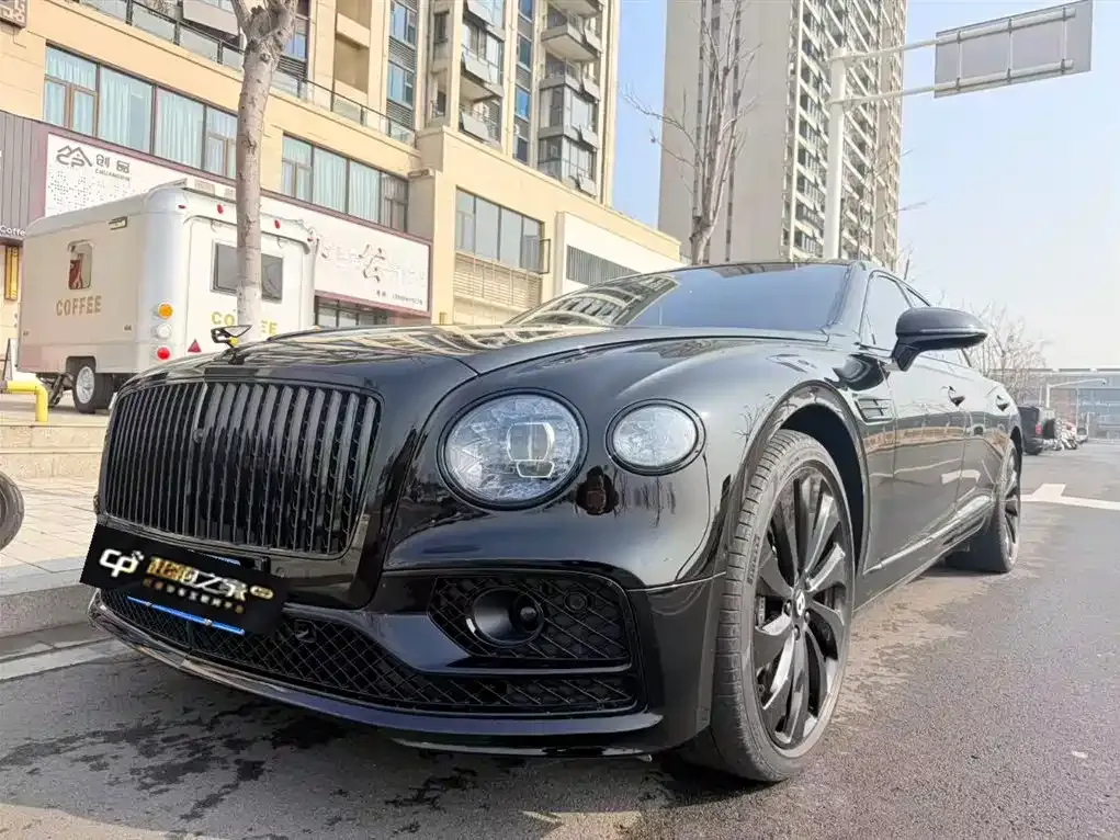 Bentley Flying Spur PHEV — фото 1