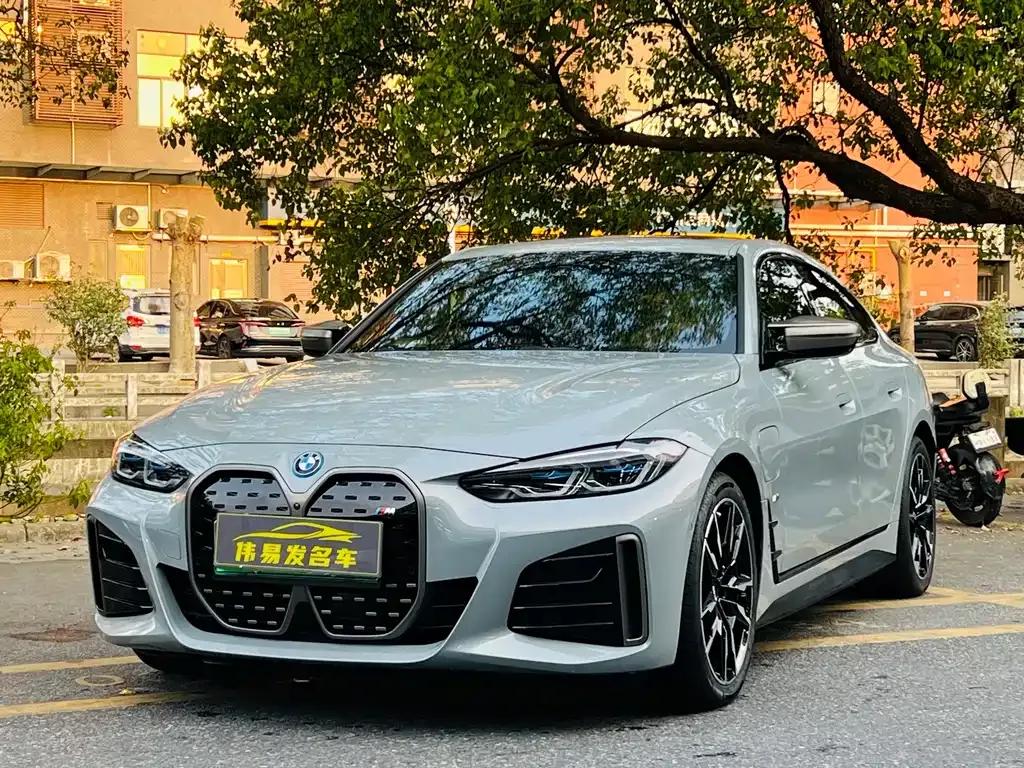 BMW i4 M — фото 1