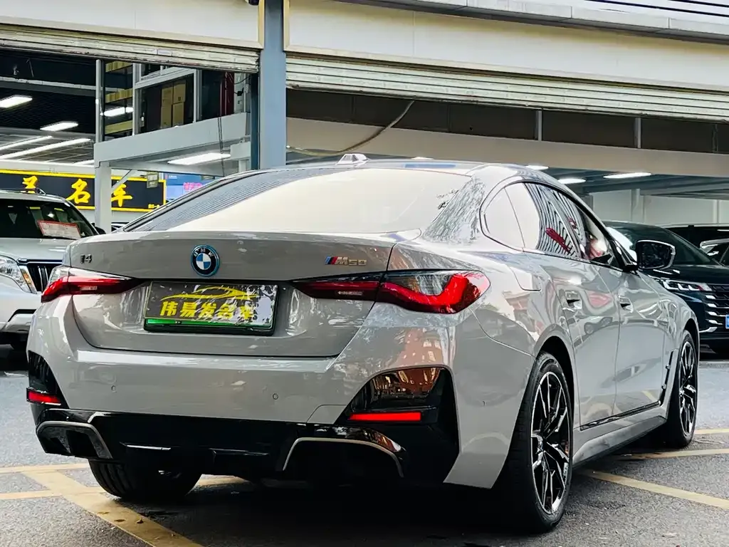 BMW i4 M — фото 3
